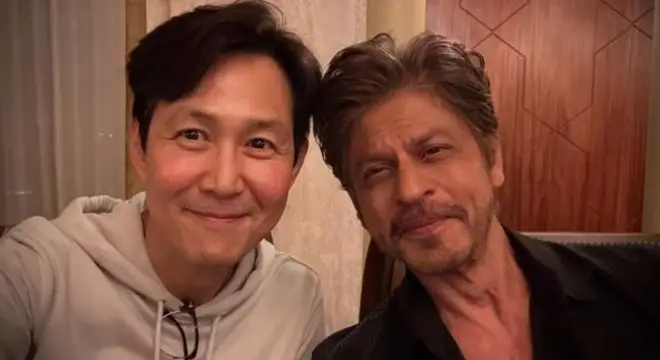 Lee Jung Jae and Shah Rukh Khan Selfie